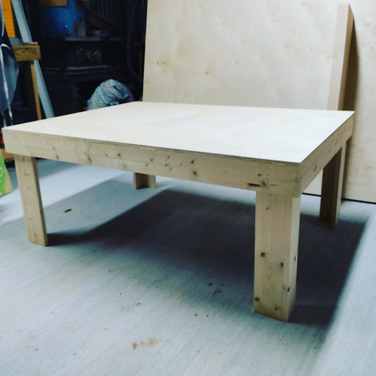 KIDS TABLE