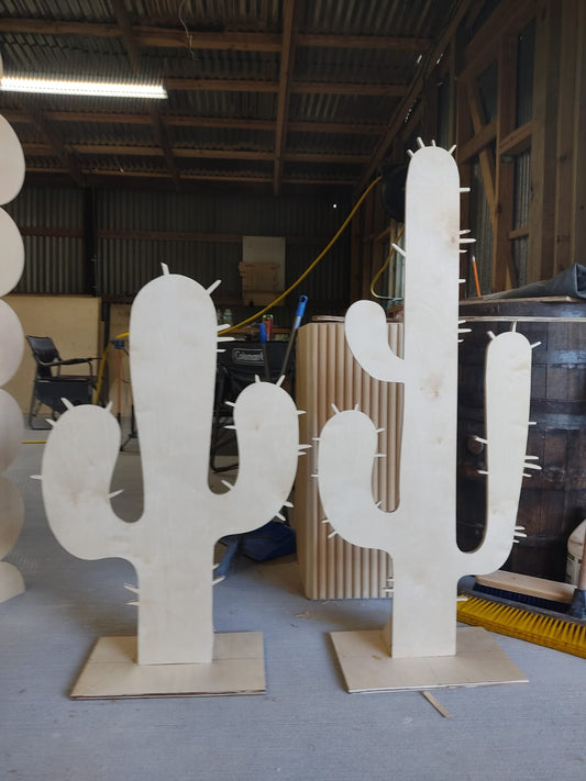 FLAT WOOD CUTOUT CACTUS