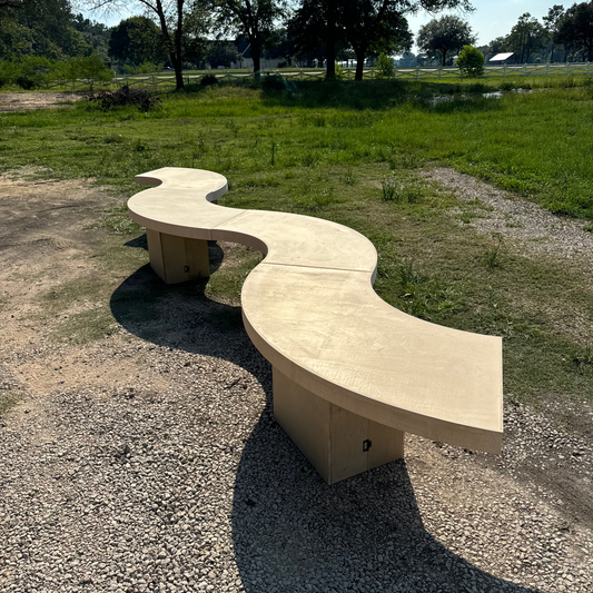 Serpentine/circle Kids Table
